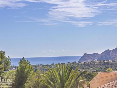 Vista exterior de Casa o xalet en venda en Altea amb Aire condicionat, Jardí privat i Terrassa