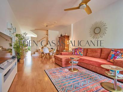 Exterior view of Single-family semi-detached for sale in Sant Joan d'Alacant  with Air Conditioner, Heating and Private garden