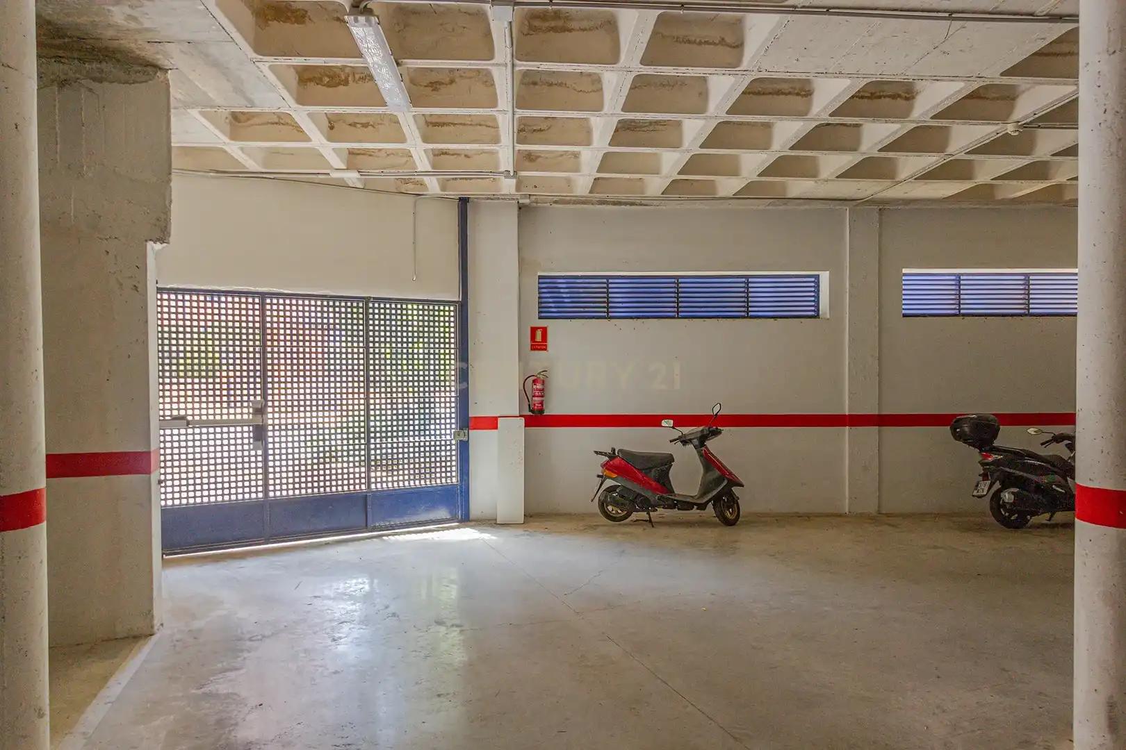 Parking de Apartamento en venta en Calpe / Calp con Aire acondicionado, Piscina y Lavadora
