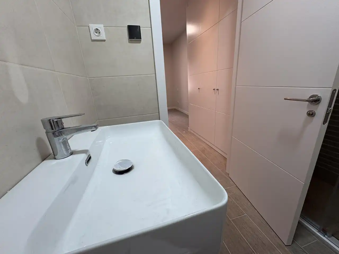 Badezimmer von Erdgeschoss zur Miete in Torrejón de Ardoz mit Abstellraum und Gemeinschaftspool