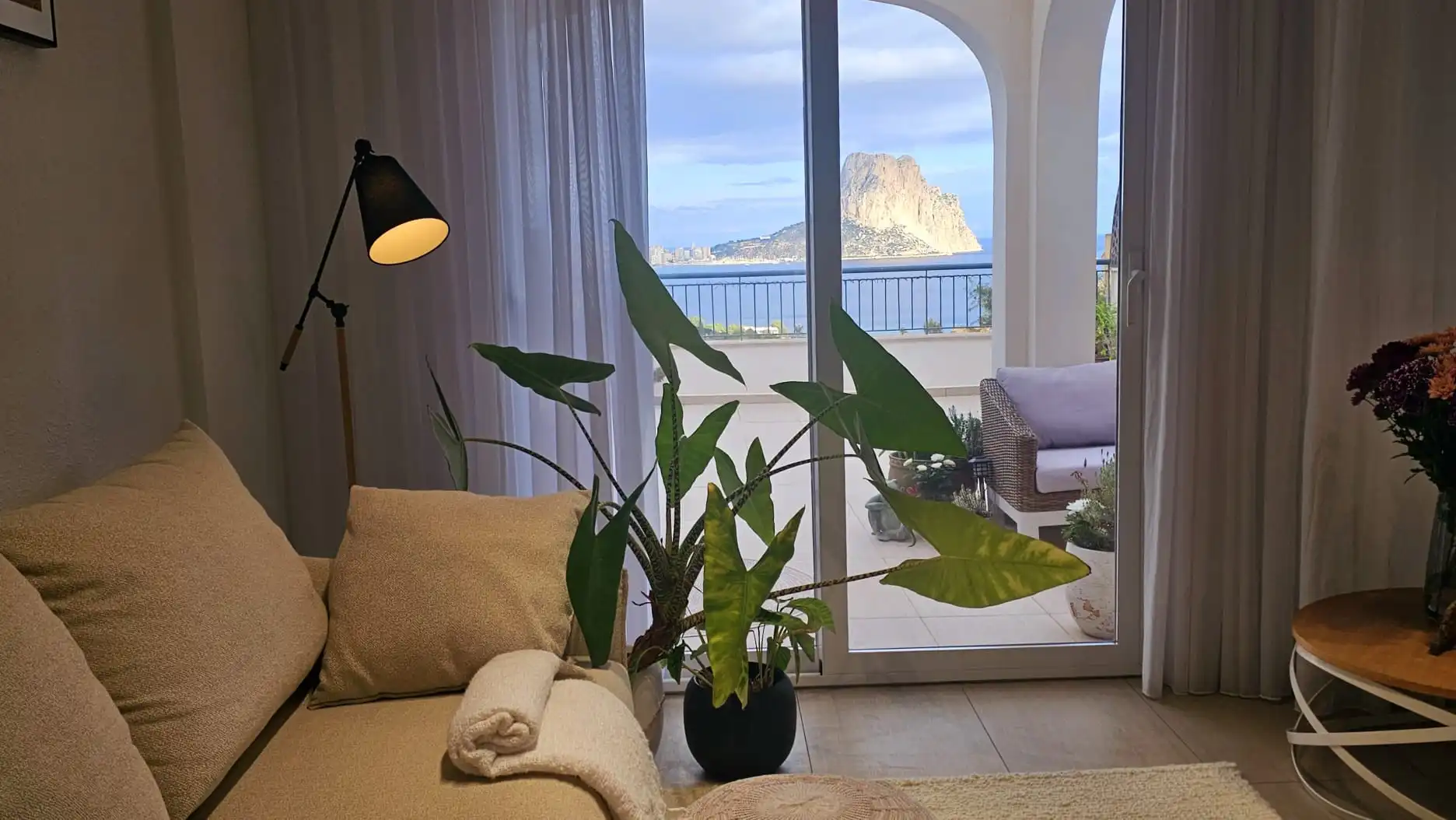 Sala de estar de Casa adosada en venta en Calpe / Calp con Aire acondicionado, Terraza y Amueblado