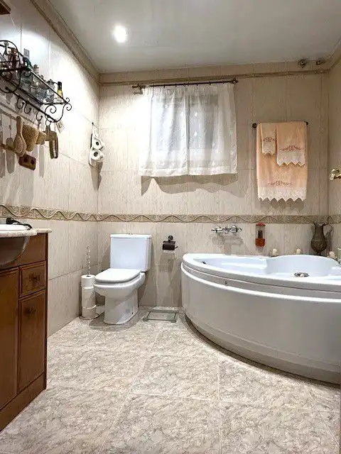 Badezimmer von Wohnung zum Verkauf in Sant Boi de Llobregat mit Klimaanlage, Heizung und Terrasse