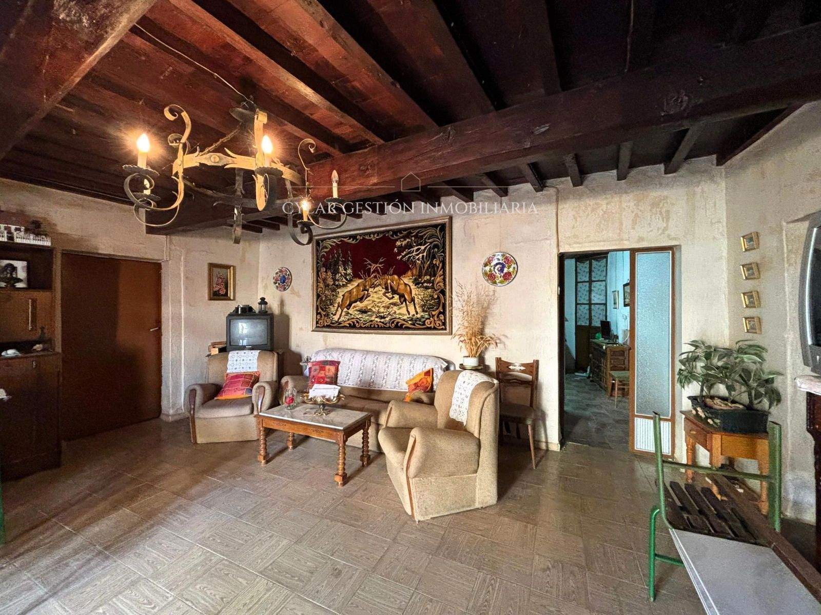 Sala d'estar de Casa o xalet en venda en Monterrubio de Armuña amb Terrassa, Traster i Piscina