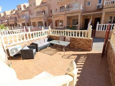 Duplex avec piscine à vendre à N/A