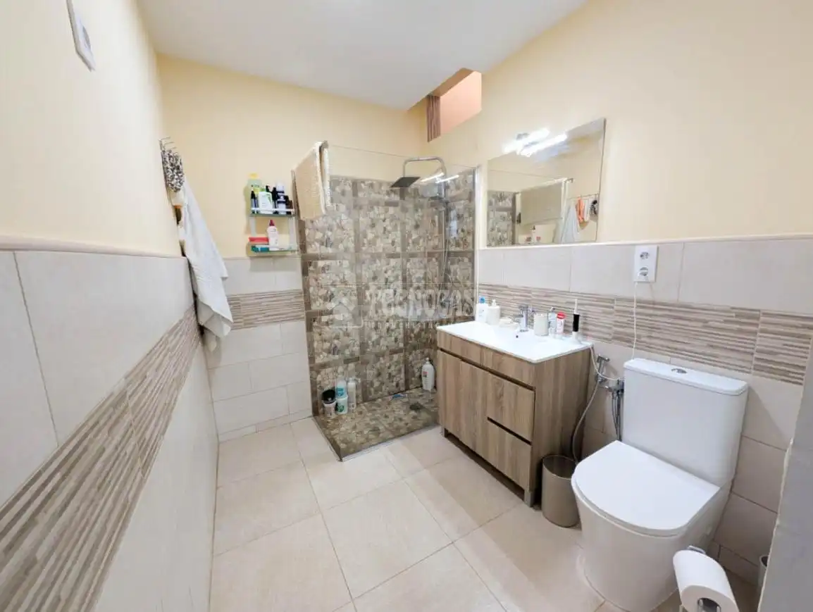 Baño de Casa adosada en venta en Telde con Terraza y Balcón