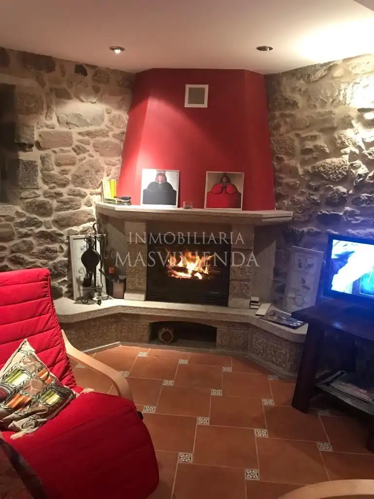 Sala d'estar de Casa o xalet en venda en Moraña amb Calefacció i Jardí privat