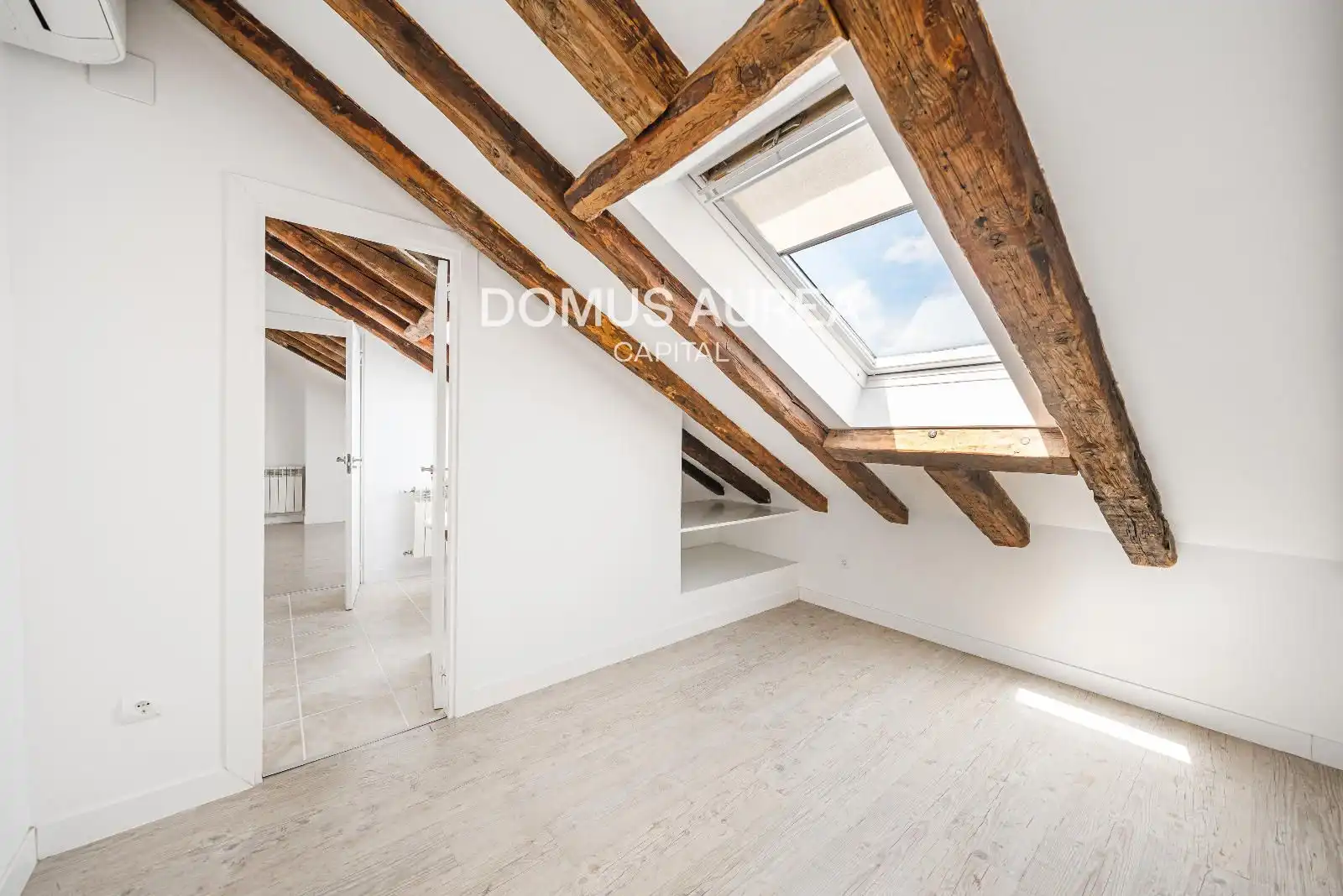 Habitación de Ático de alquiler en Madrid con Aire acondicionado, Calefacción y Parquet