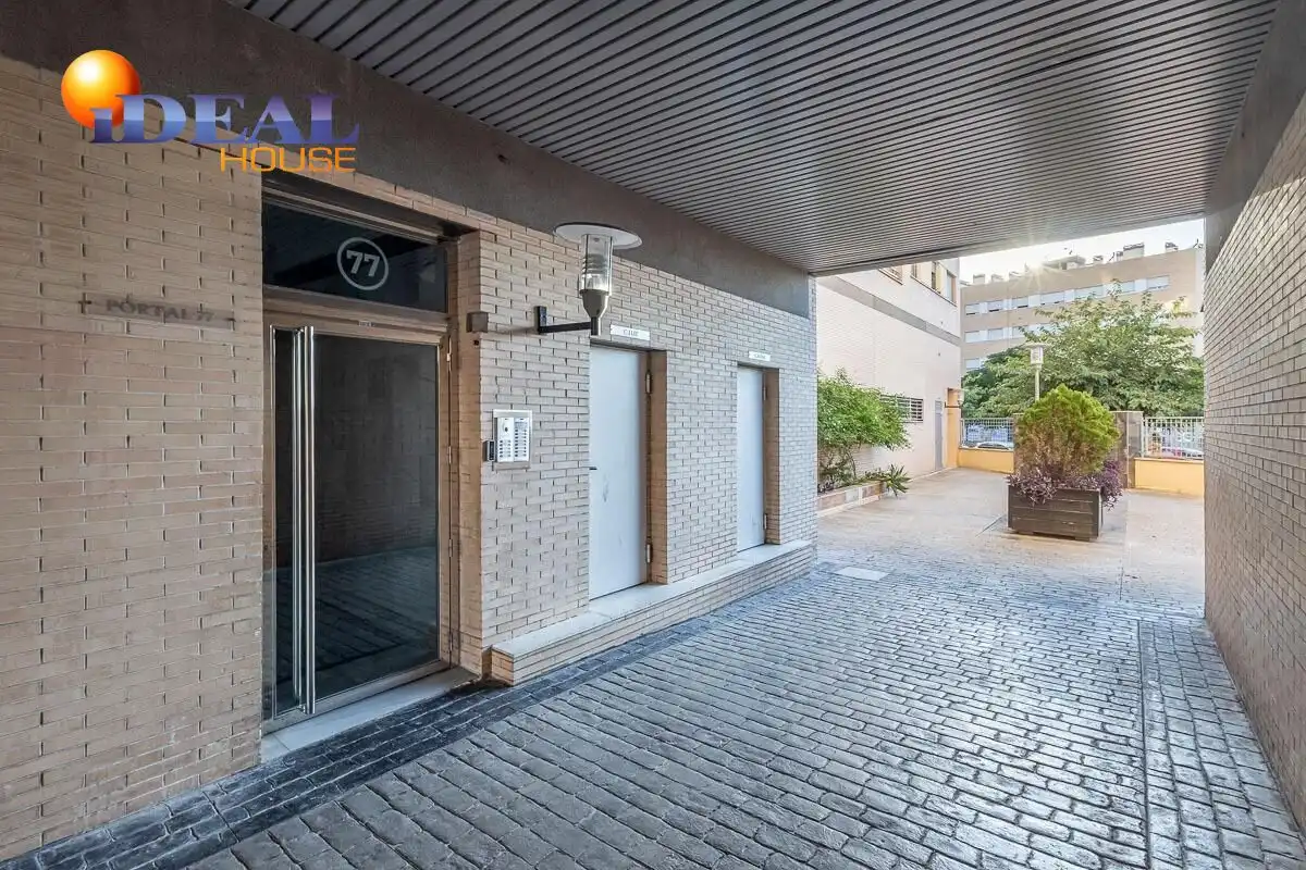Penthouse mit Pool zum Verkauf in Avenida DE LA ILUSTRACION, imagen 23