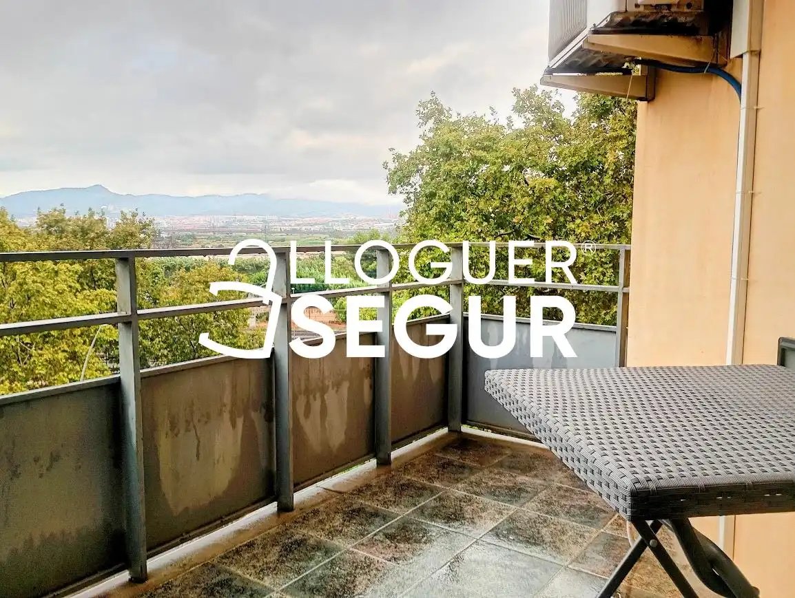 Flat for rent in Carlas Martí y Vilá, Centre