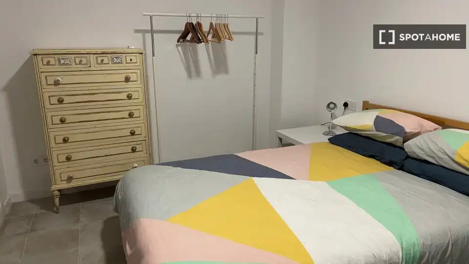 Bedroom of Flat for rent in Valencia  with Air Conditioner, Heating and Furnished
