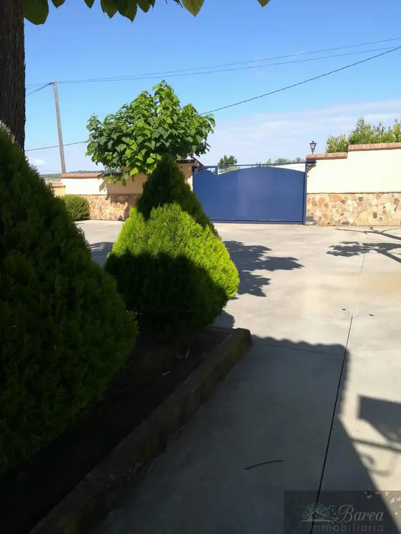 Parking de Casa o chalet en venta en Lucena con Aire acondicionado y Piscina