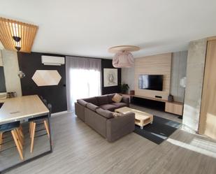 Sala d'estar de Apartament en venda en Mijas amb Aire condicionat, Jardí privat i Terrassa