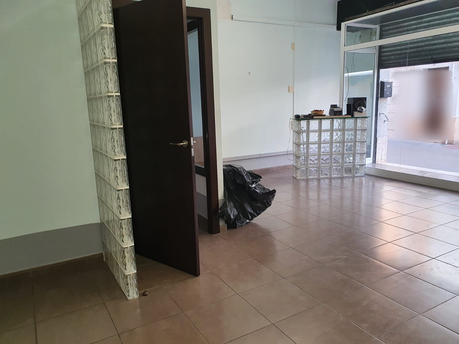 Premises to rent in Centre