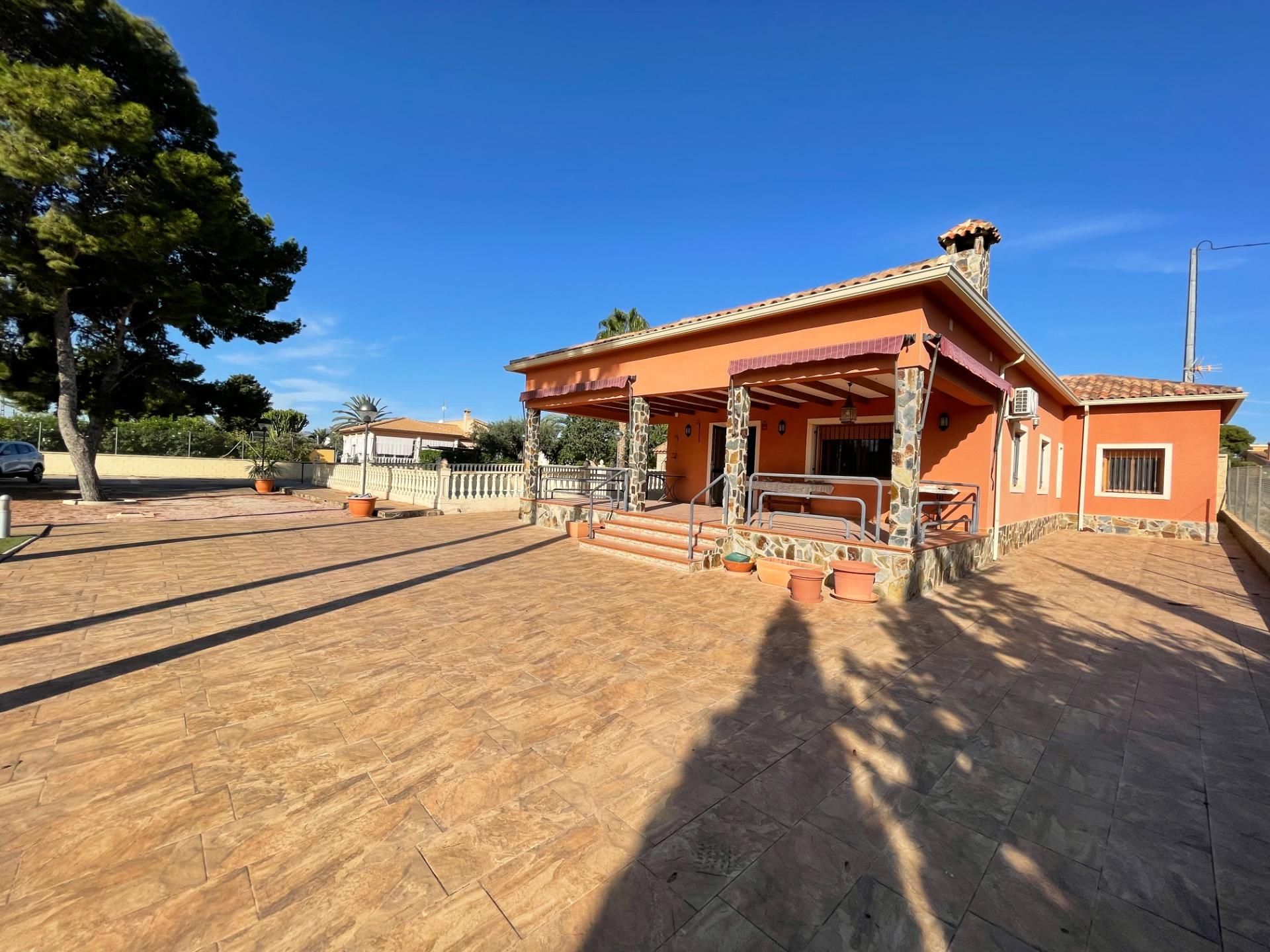 Exterior view of House or chalet to rent in Elche / Elx  with Air Conditioner, Heating and Private garden