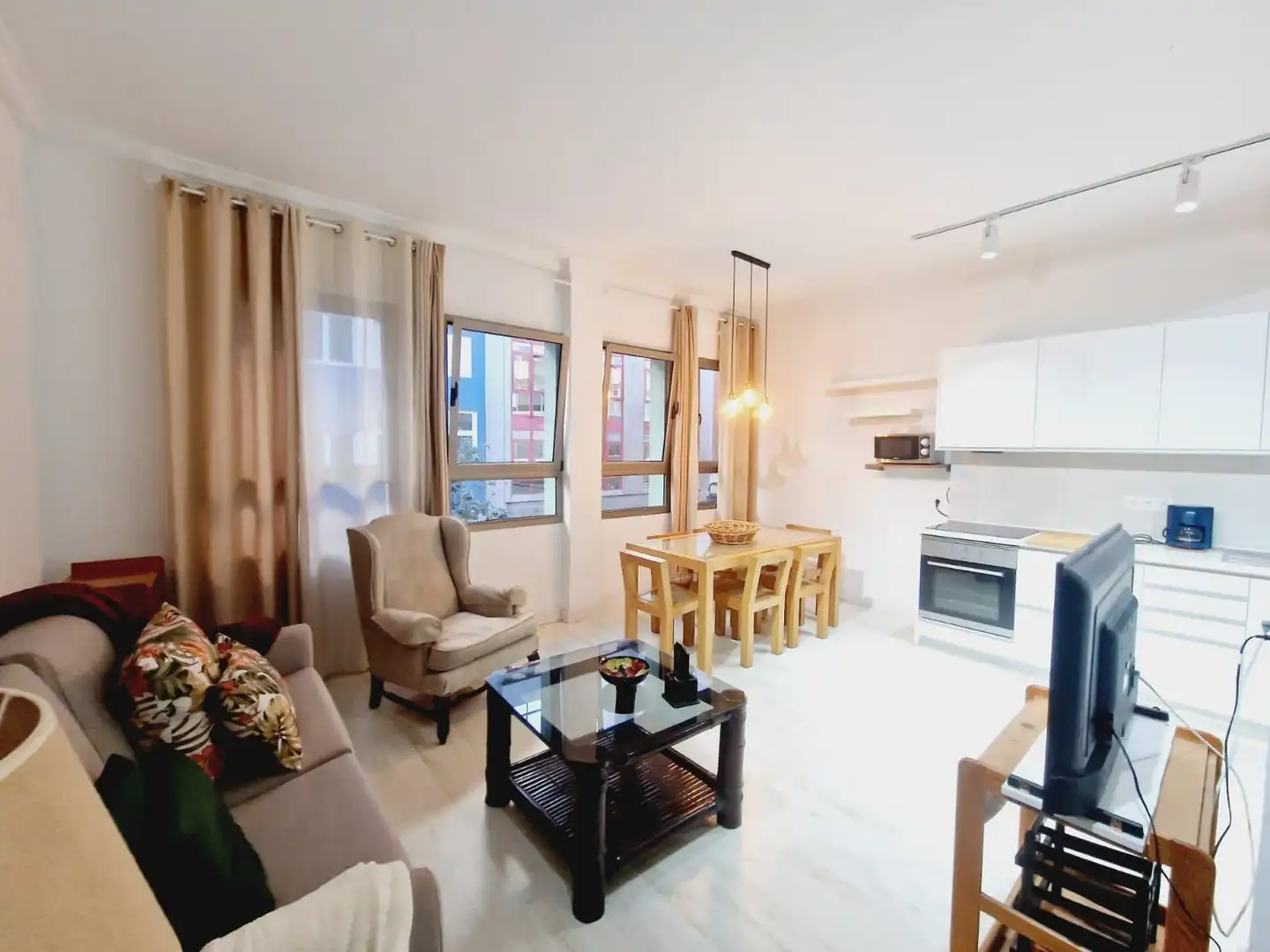 Sala d'estar de Apartament de lloguer en Las Palmas de Gran Canaria amb Moblat