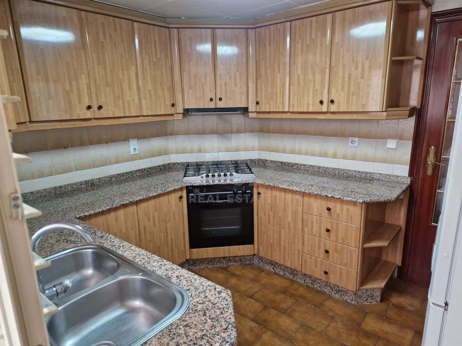 Kitchen of Flat for sale in Sax