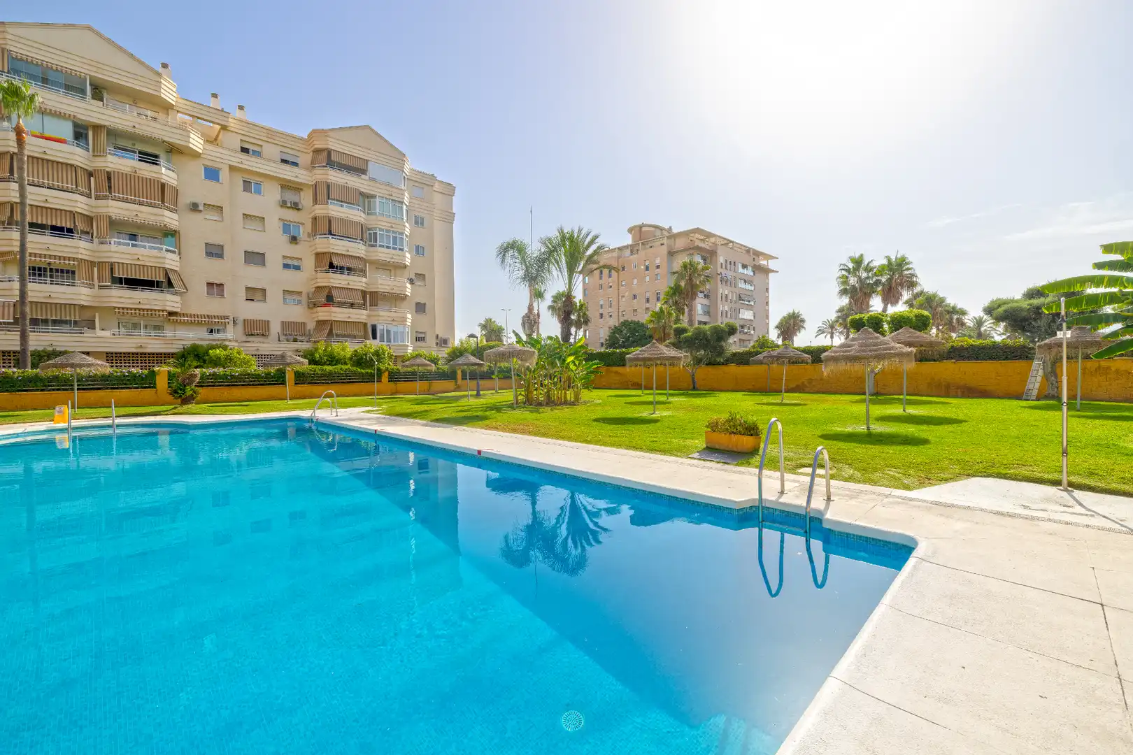 Swimming pool of Flat for sale in Málaga  with Air Conditioner, Heating and Terrace