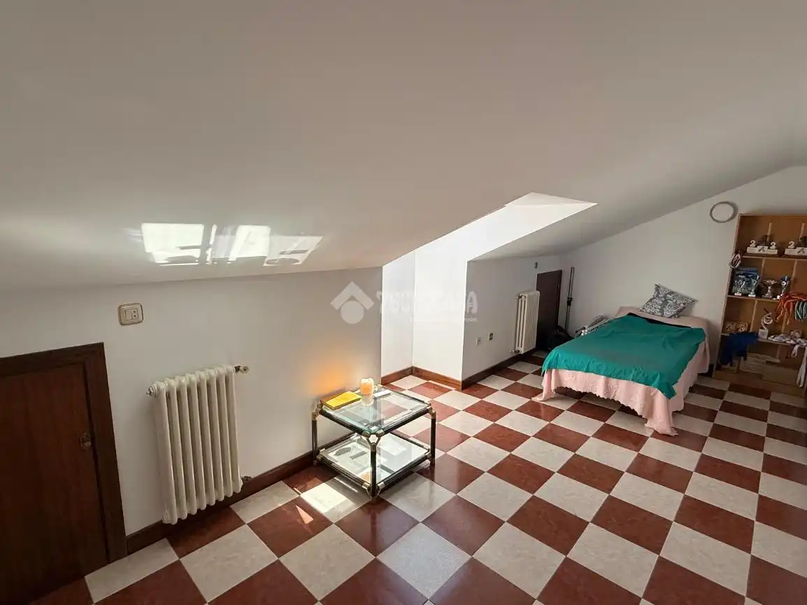 Schlafzimmer von Gebäude zum Verkauf in Villaquilambre