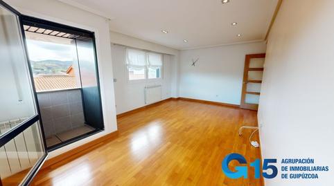 Photo 3 of Attic for sale in Agustindarren Plaza, Hernani, Gipuzkoa