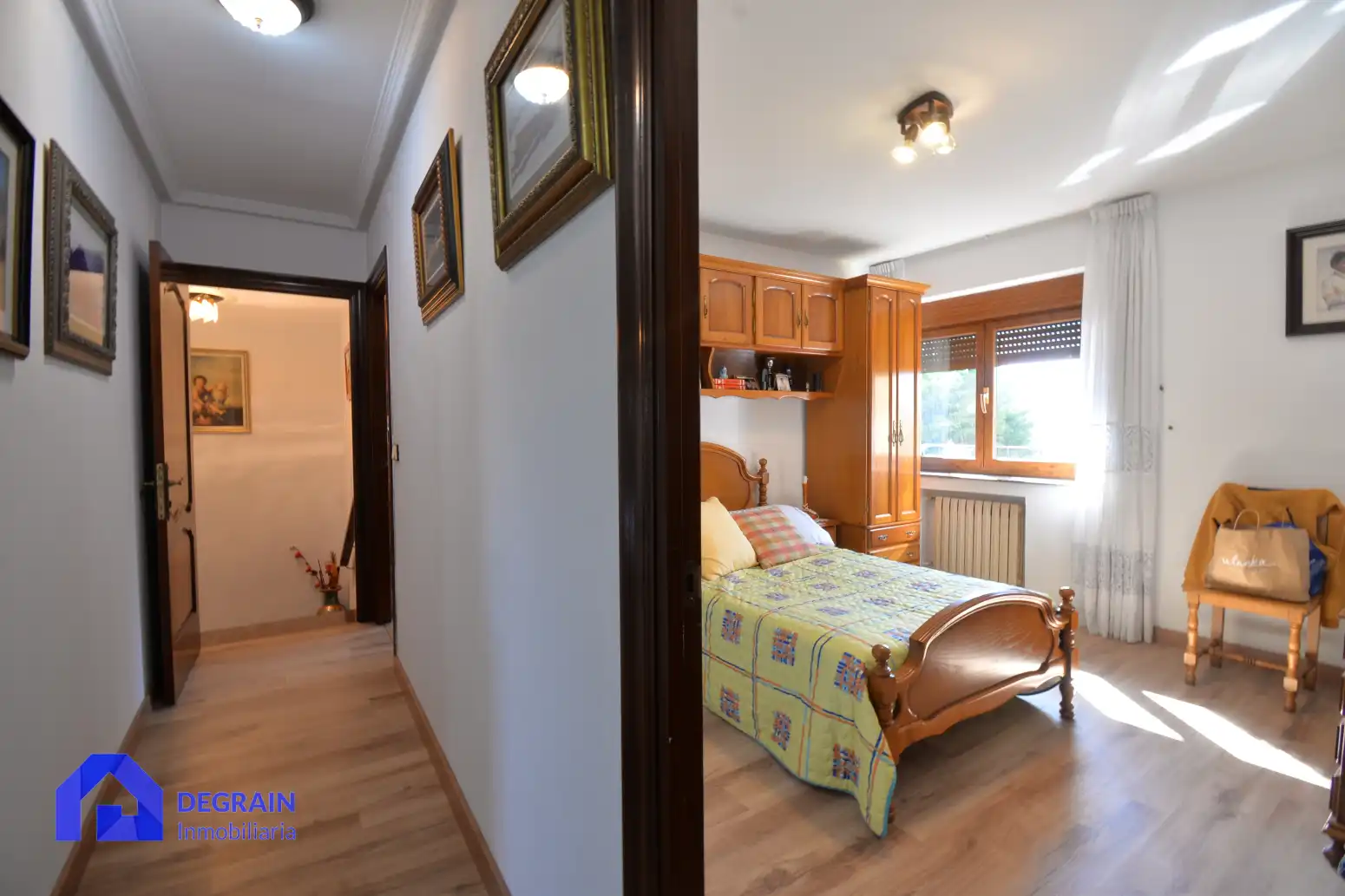 Schlafzimmer von Haus oder Chalet zum Verkauf in Oviedo  mit Heizung, Terrasse und Abstellraum