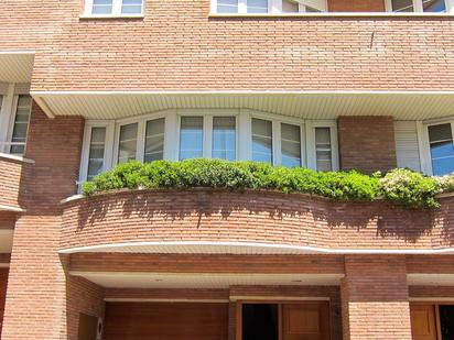 Vista exterior de Casa o xalet en venda en Manresa amb Terrassa