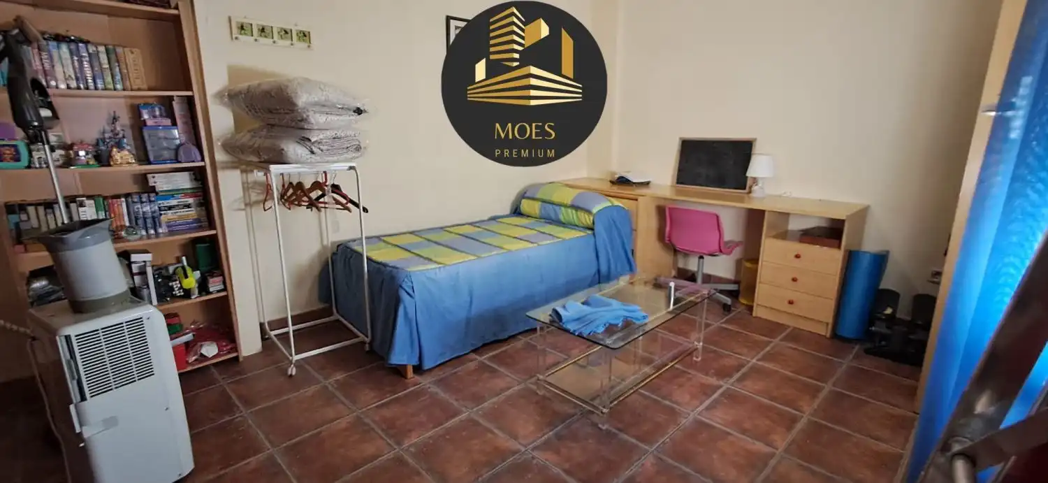 Dormitori de Casa o xalet en venda en Jaén amb Aire condicionat, Calefacció i Terrassa