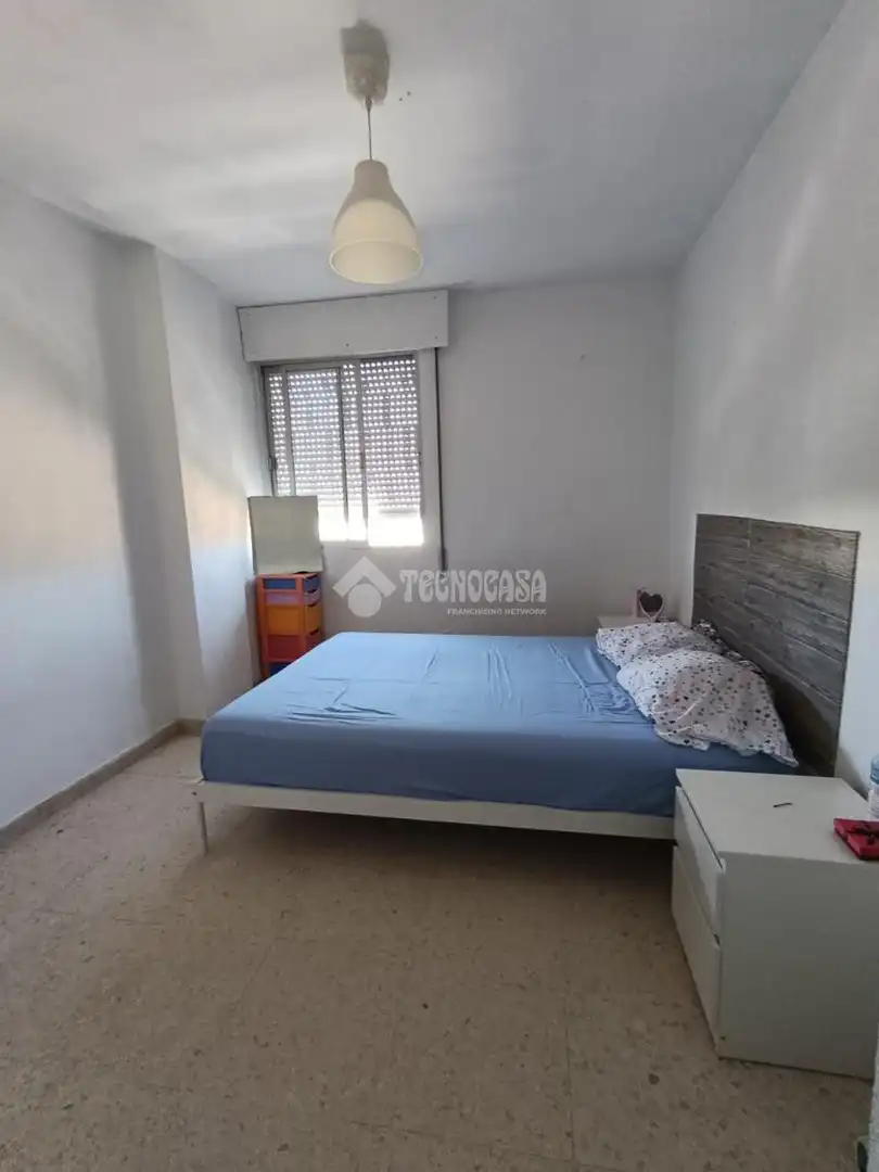 Bedroom of Flat for sale in Sevilla