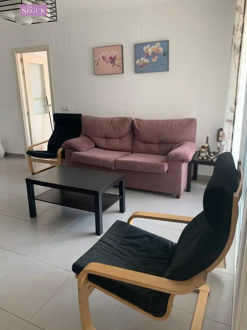 Sala d'estar de Pis en venda en Conil de la Frontera amb Terrassa i Balcó