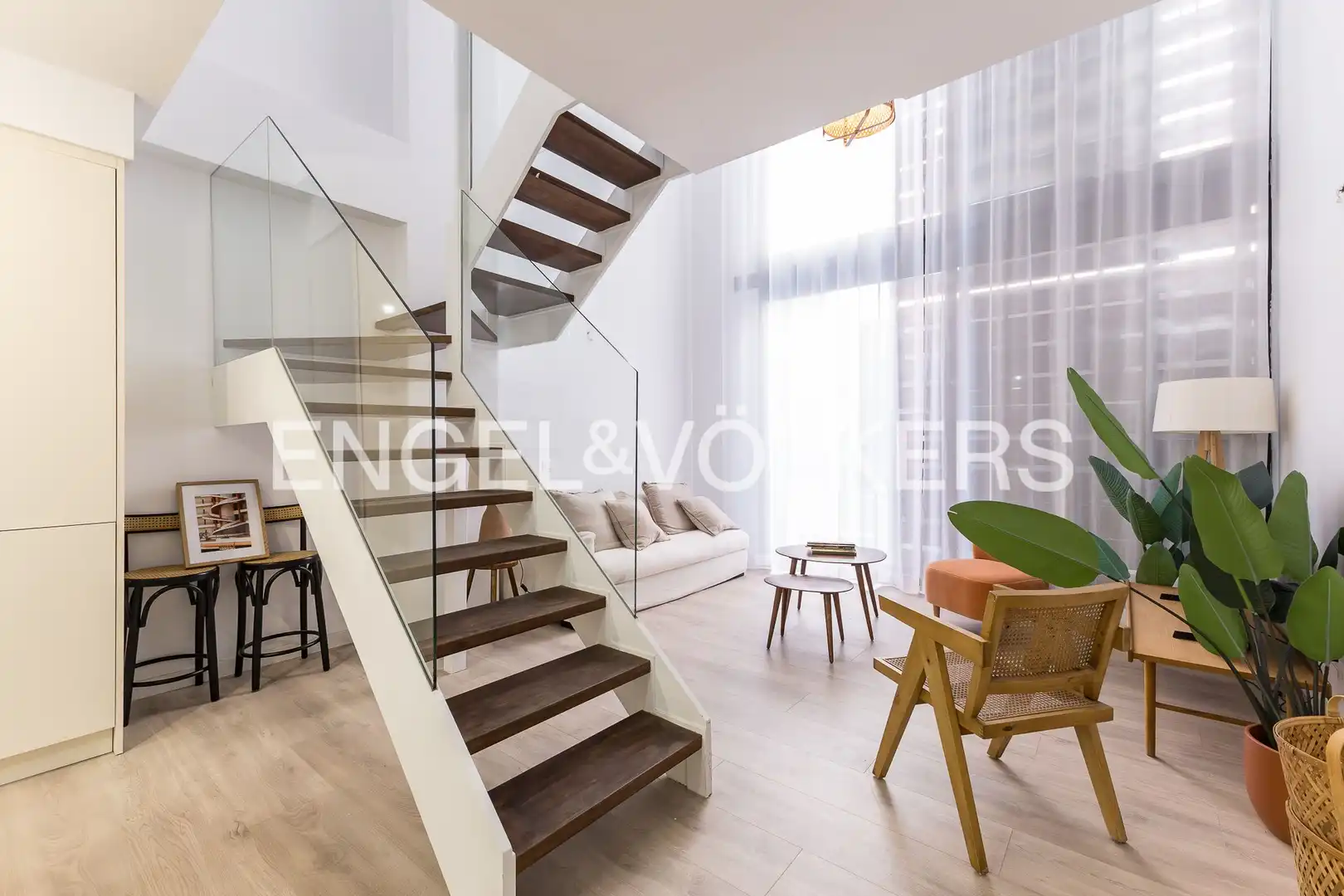 Sala de estar de Dúplex en venta en Barcelona con Aire acondicionado, Calefacción y Jardín privado