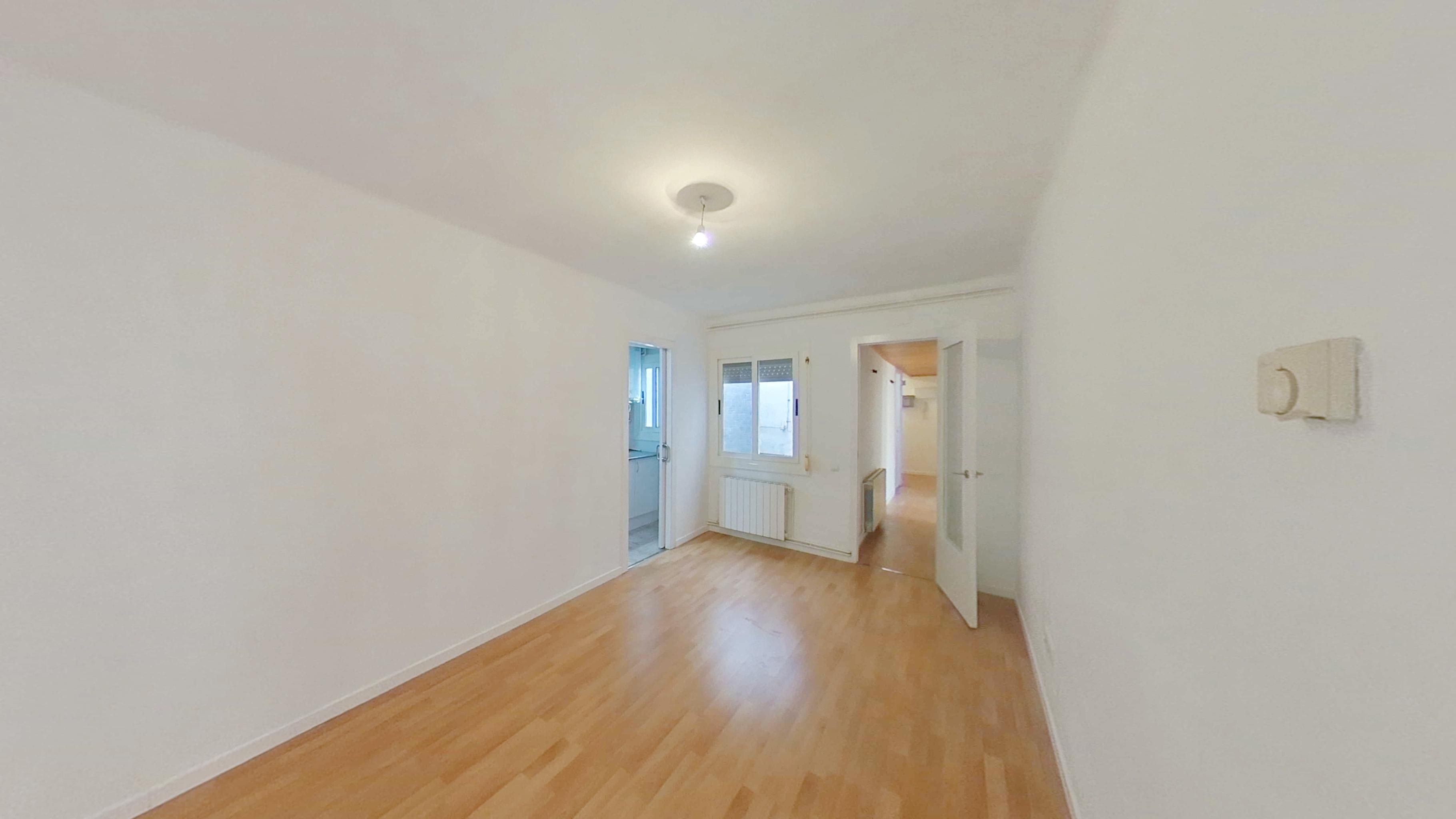 Flat for sale in L'Hospitalet de Llobregat  with Heating and Oven