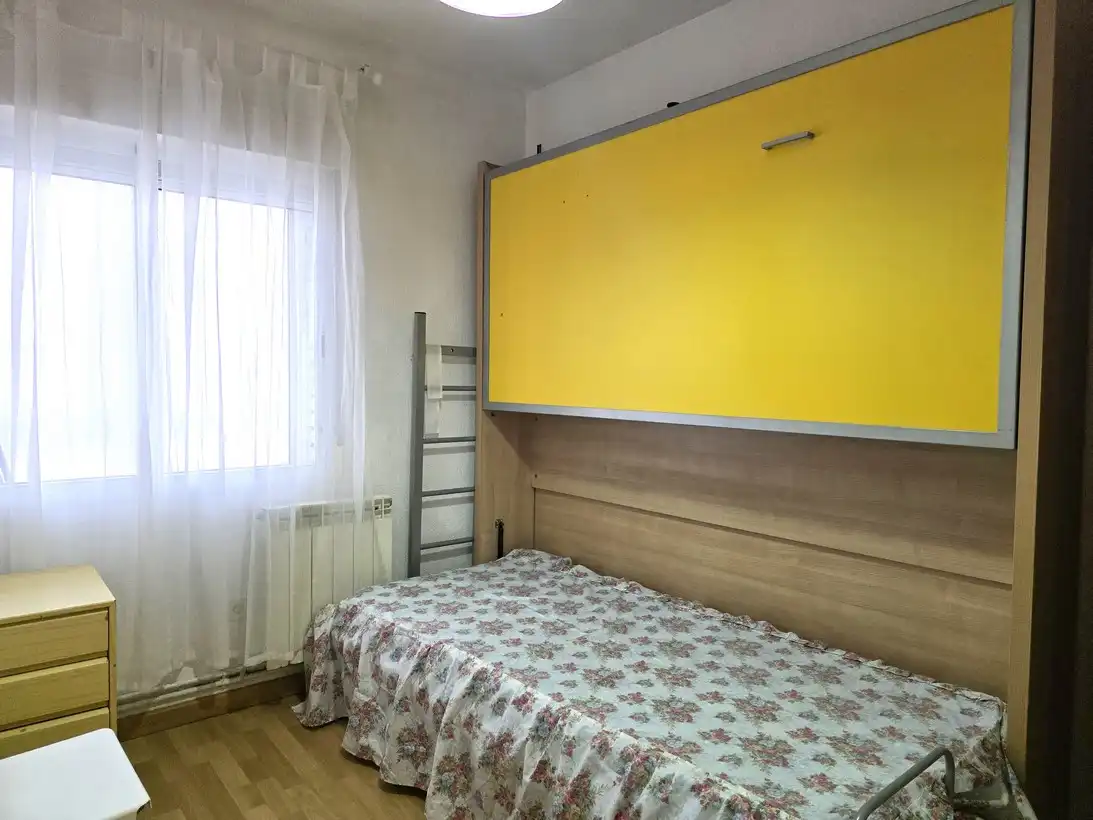 Bedroom of Flat for rent in Madrid  with Heating, Terrace and Furnished