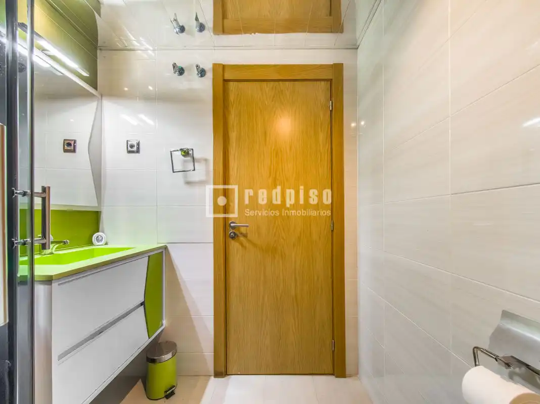 Baño de Piso en venta en Rivas-Vaciamadrid con Aire acondicionado, Calefacción y Jardín privado