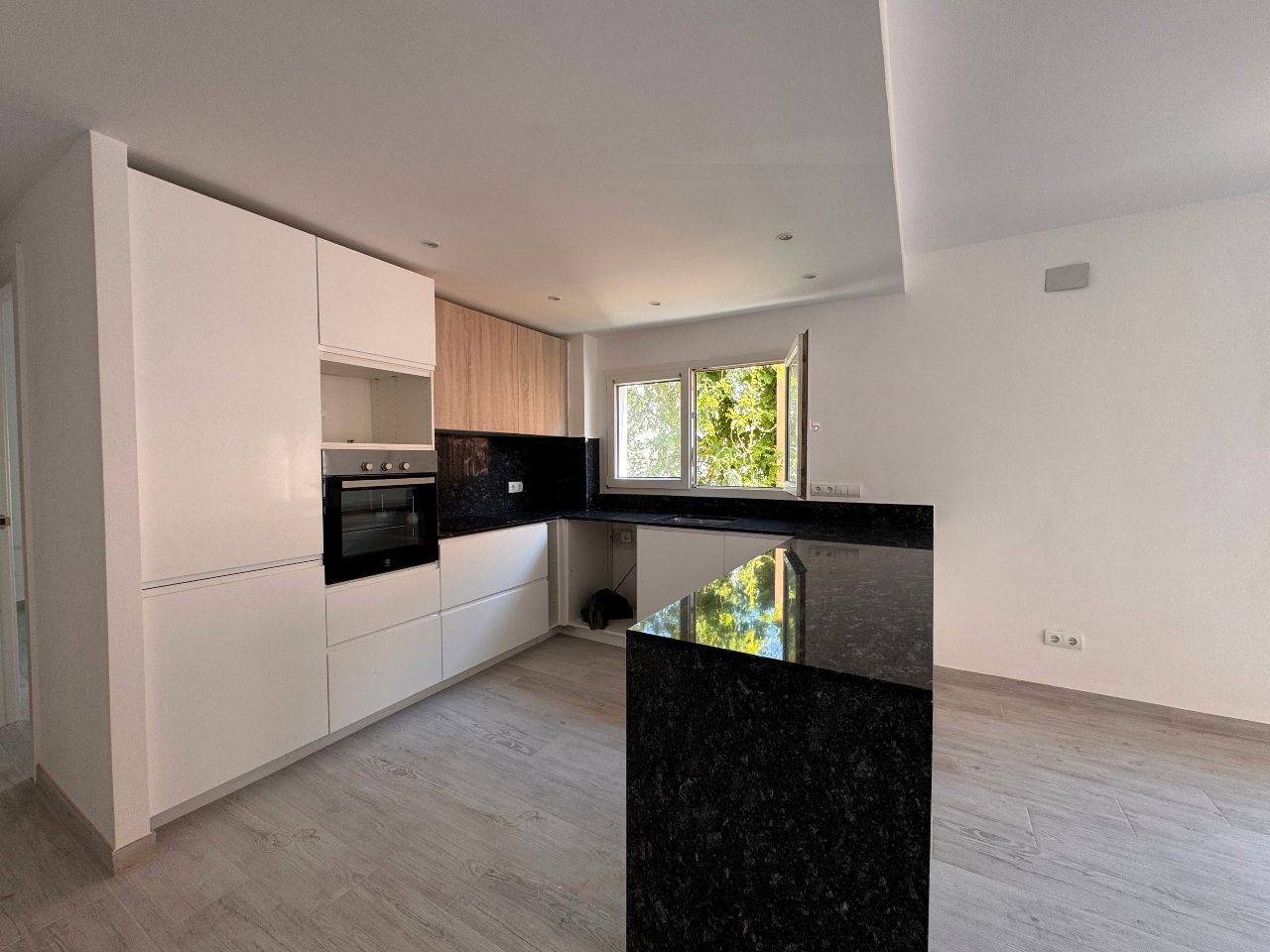 Kitchen of Flat for sale in Palamós  with Air Conditioner, Heating and Parquet flooring