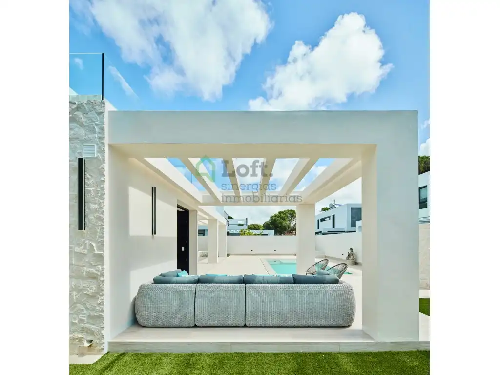 Terrassa de Casa o xalet en venda en Chiclana de la Frontera amb Aire condicionat, Calefacció i Jardí privat