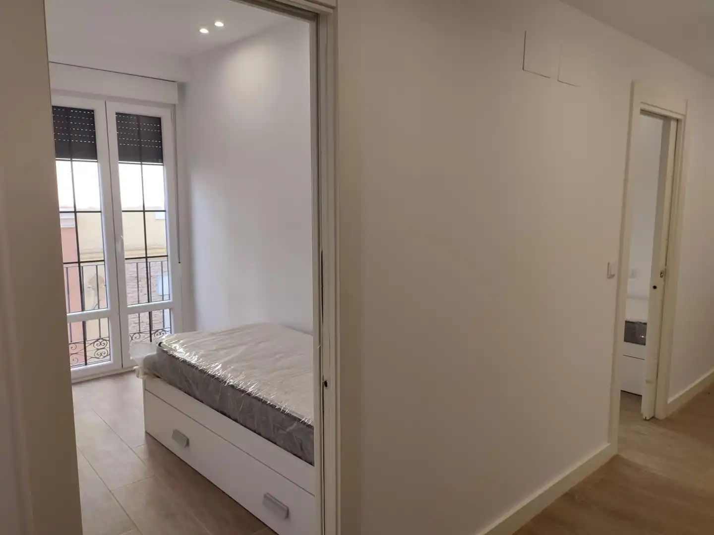 Bedroom of Flat for sale in Zaragoza  with Air Conditioner, Heating and Furnished