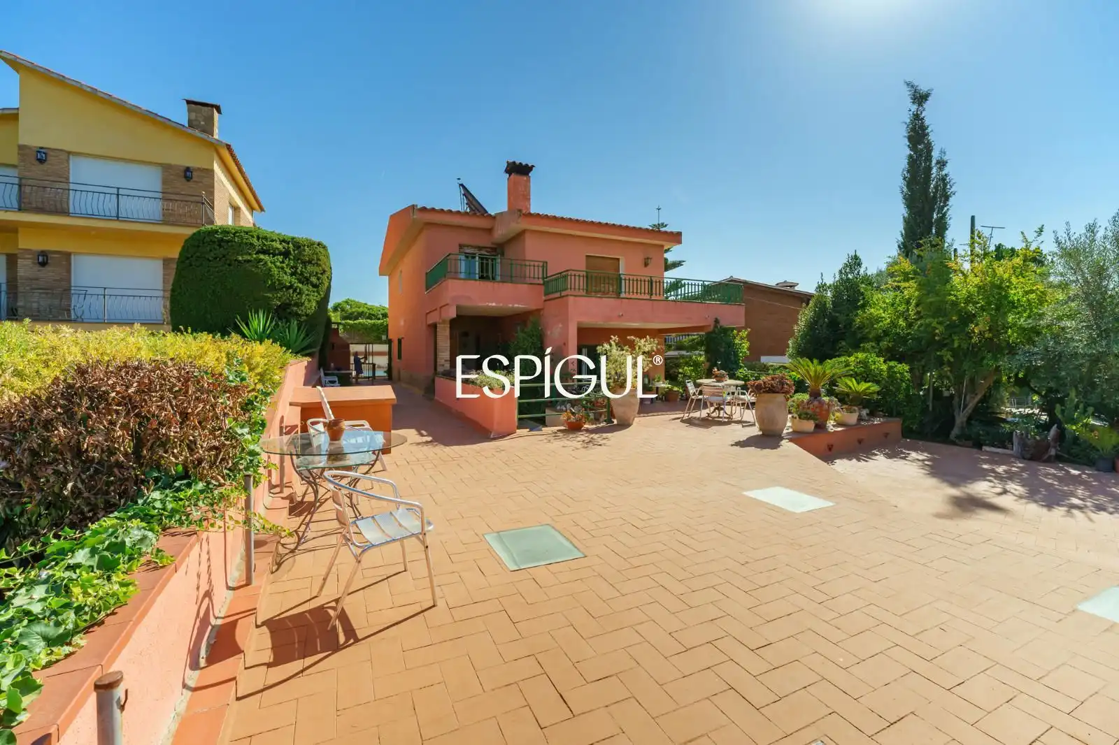 Casa amb terrassa en venda a Comtal, imagen 2