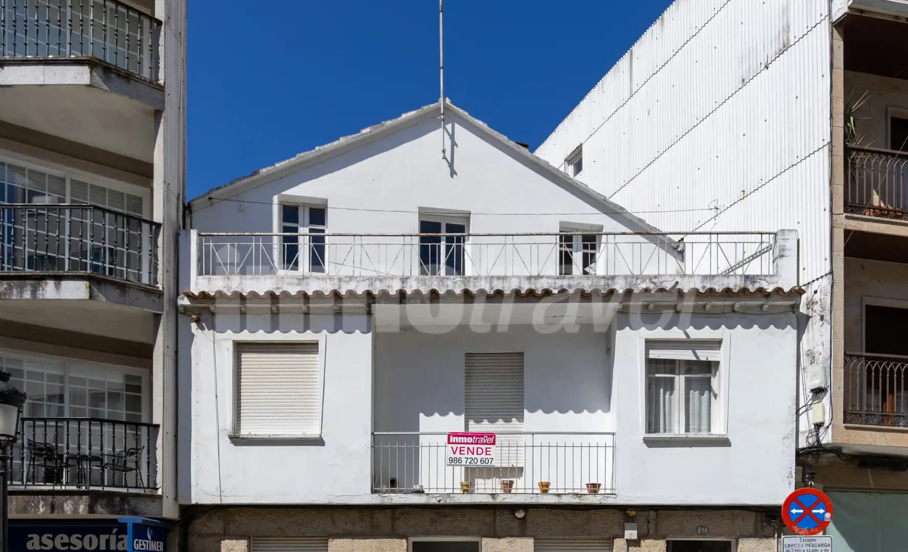 Vista exterior de Casa adosada en venda en Sanxenxo amb Terrassa, Moblat i Forn