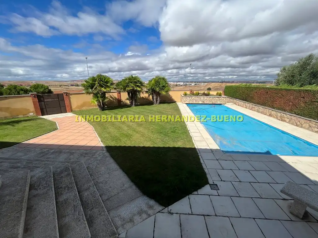 Jardín de Casa o chalet en venta en Carbajosa de la Sagrada con Aire acondicionado, Calefacción y Jardín privado