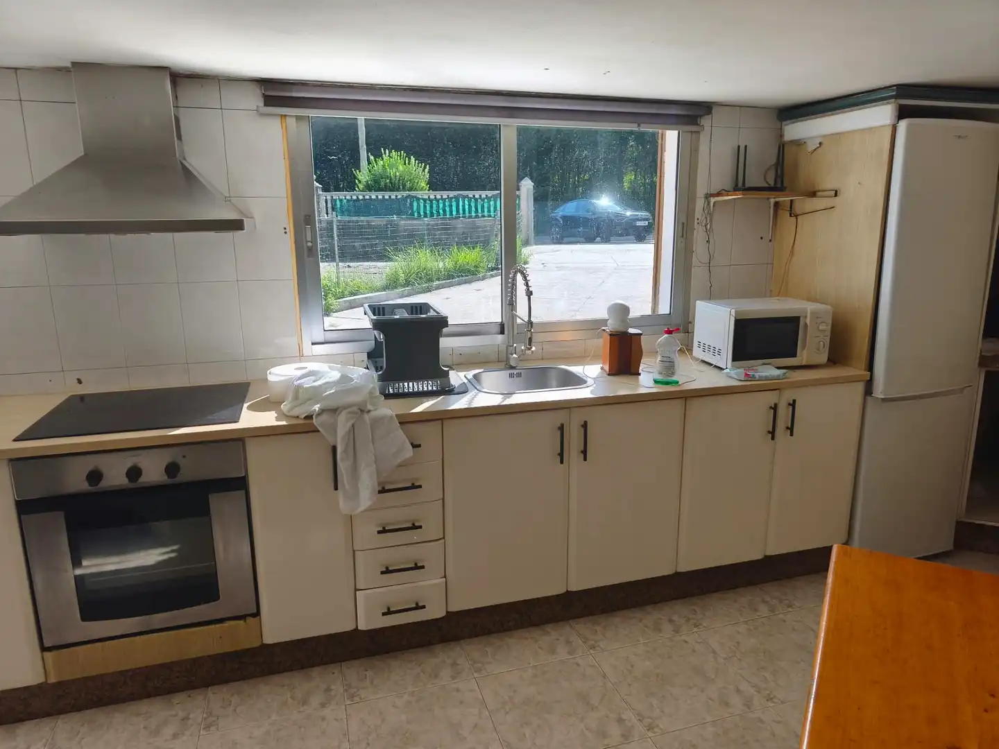 Cuina de Casa o xalet en venda en Carballo amb Calefacció, Jardí privat i Terrassa