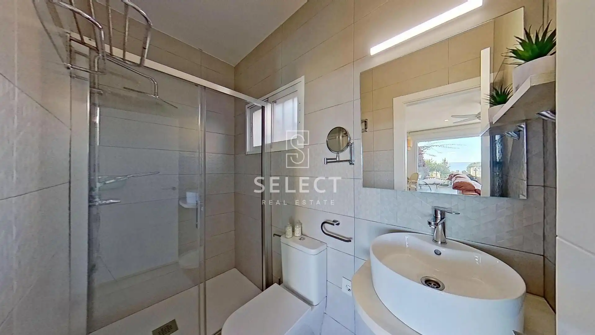 Bathroom of Detached homes for sale in Almuñécar  with Air Conditioner, Terrace and Balcony