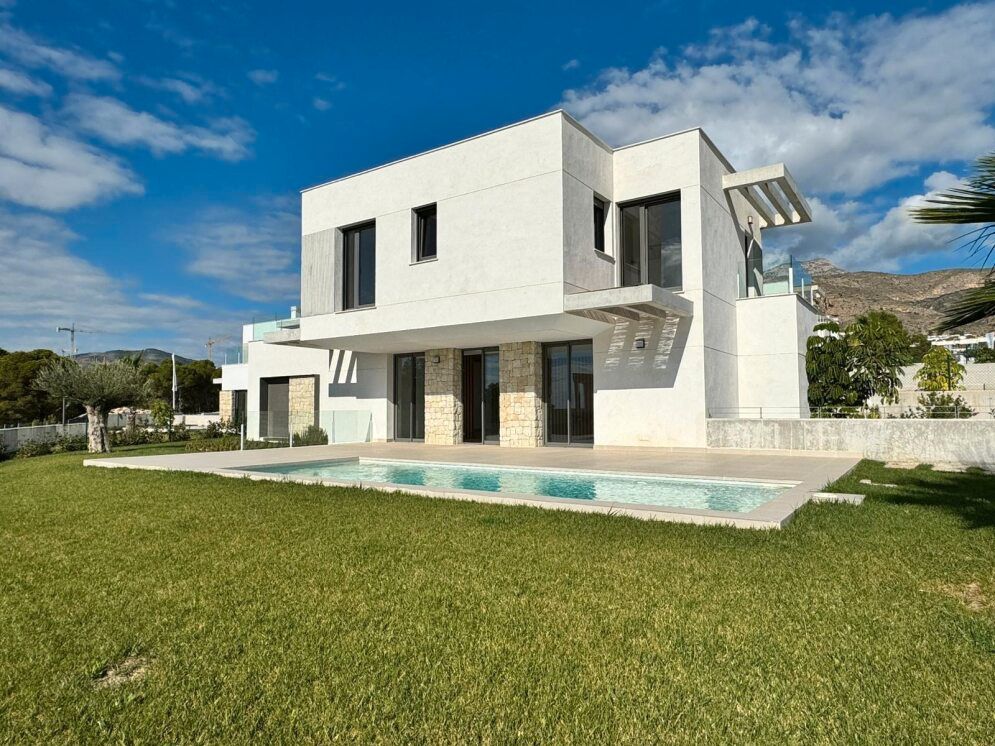 Vista exterior de Casa o xalet en venda en Finestrat amb Aire condicionat, Jardí privat i Piscina