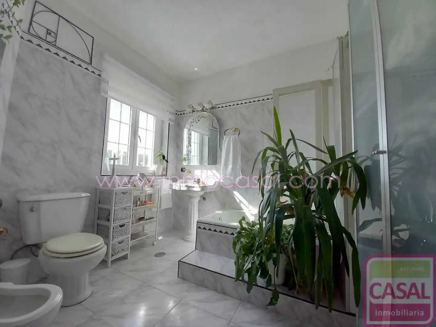 Bathroom of Houses for sale in Oviedo   with Heating and Storage room