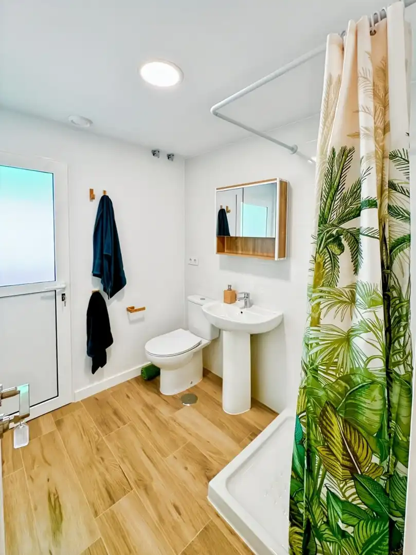Bathroom of Flat for sale in Benidorm  with Heating, Furnished and Balcony
