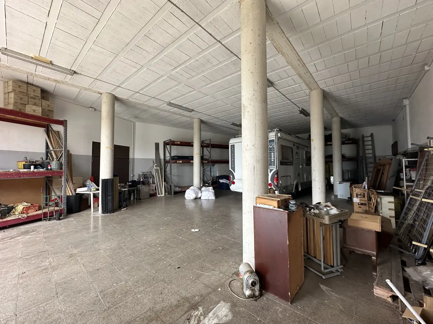 Local en venta en Medinyà con Aire acondicionado