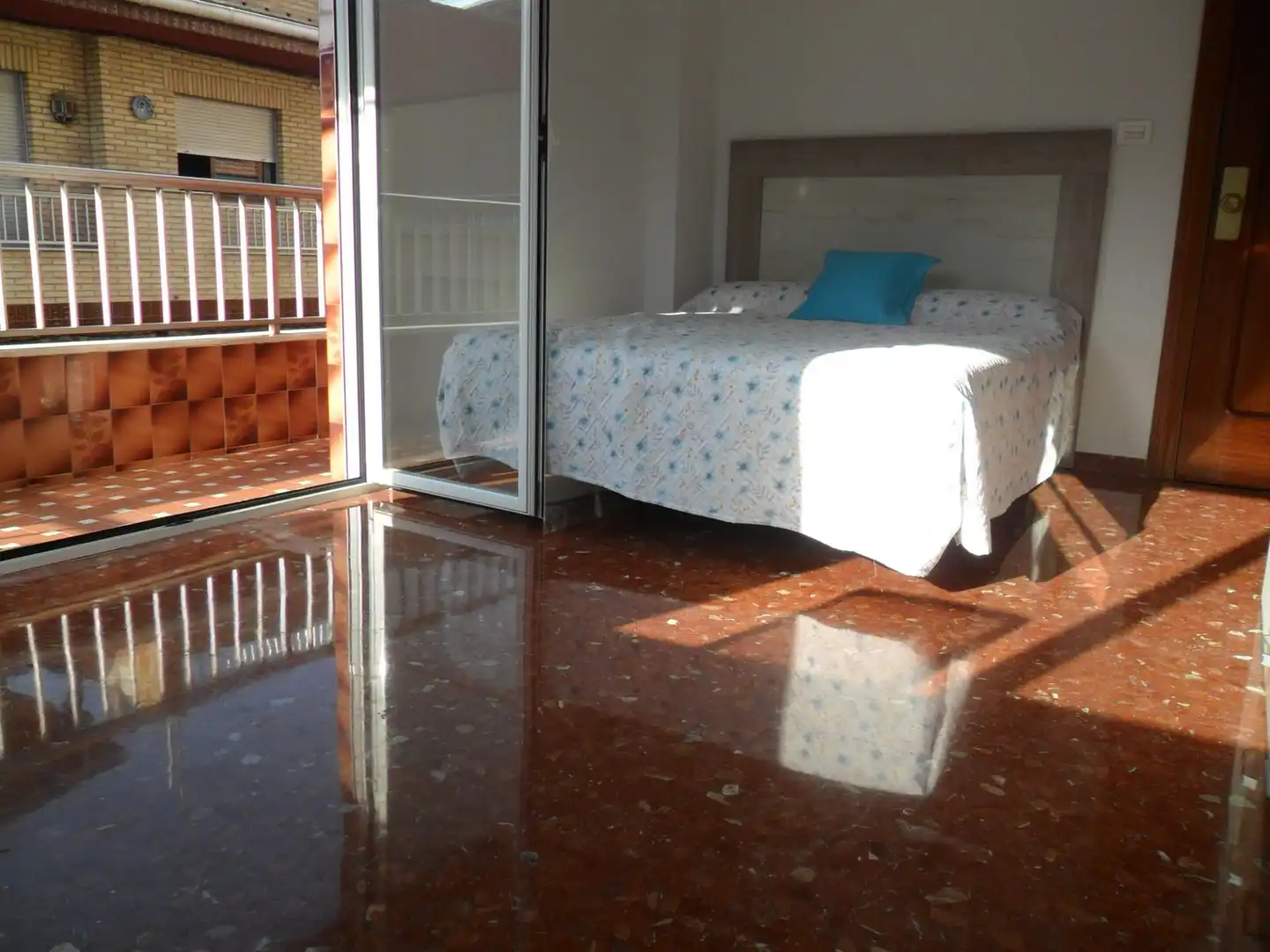 Schlafzimmer von Dachboden zur Miete in Maracena mit Terrasse, Abstellraum und Möbliert