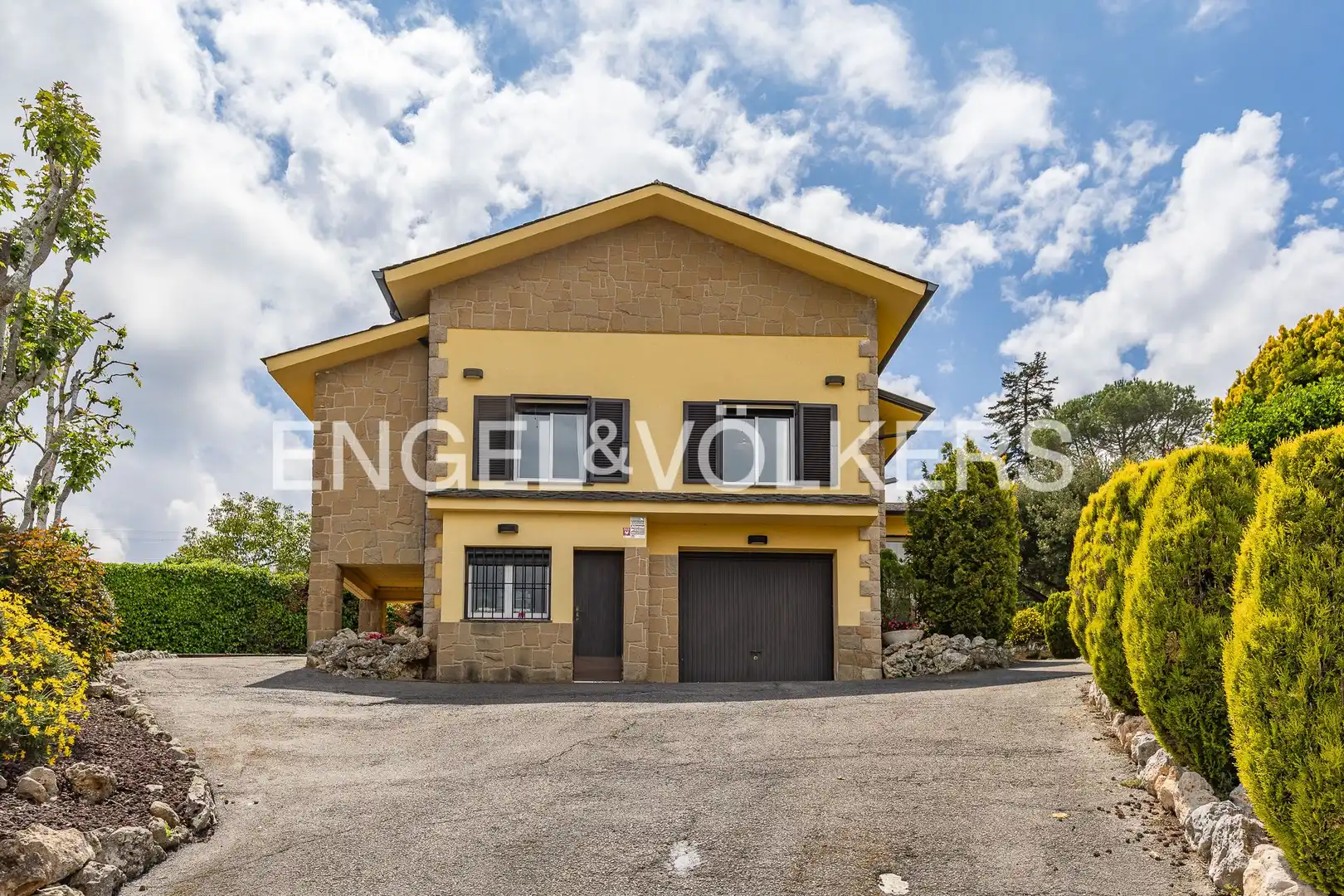 Vista exterior de Casa o chalet en venta en Sant Quirze Safaja con Calefacción, Jardín privado y Terraza