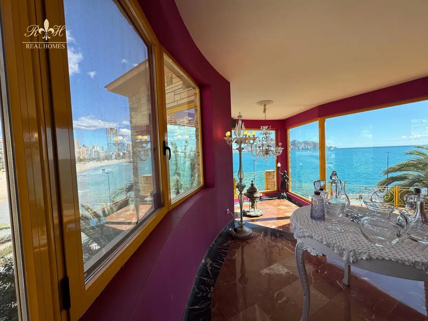 Dining room of Houses for sale in Benidorm  with Air Conditioner and Terrace