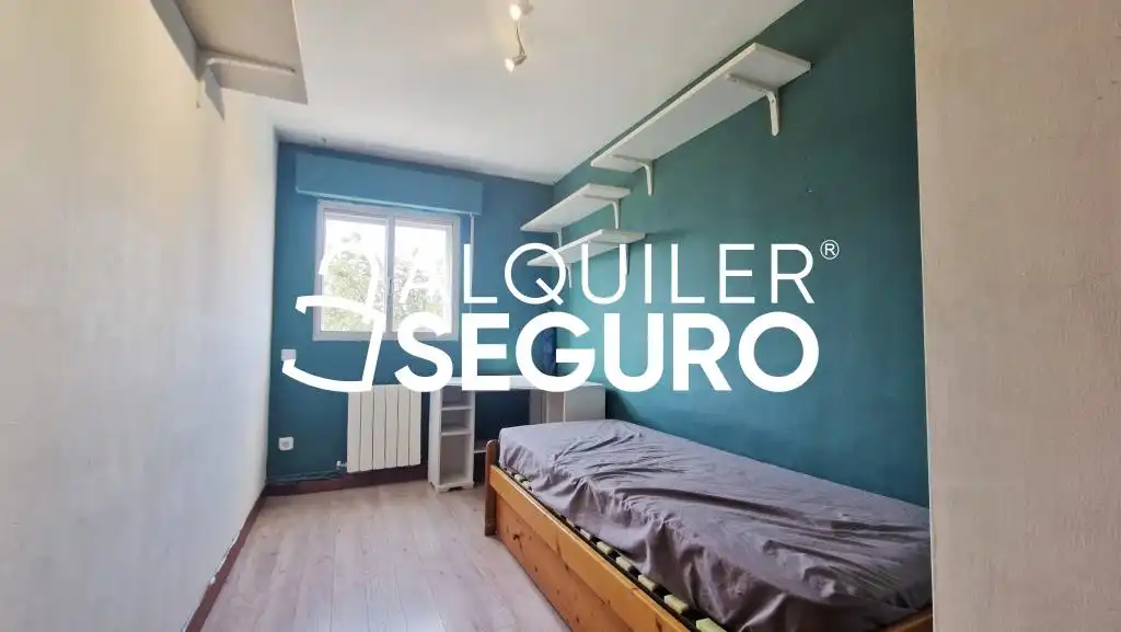Bedroom of Flat for rent in Madrid  with Air Conditioner, Heating and Furnished