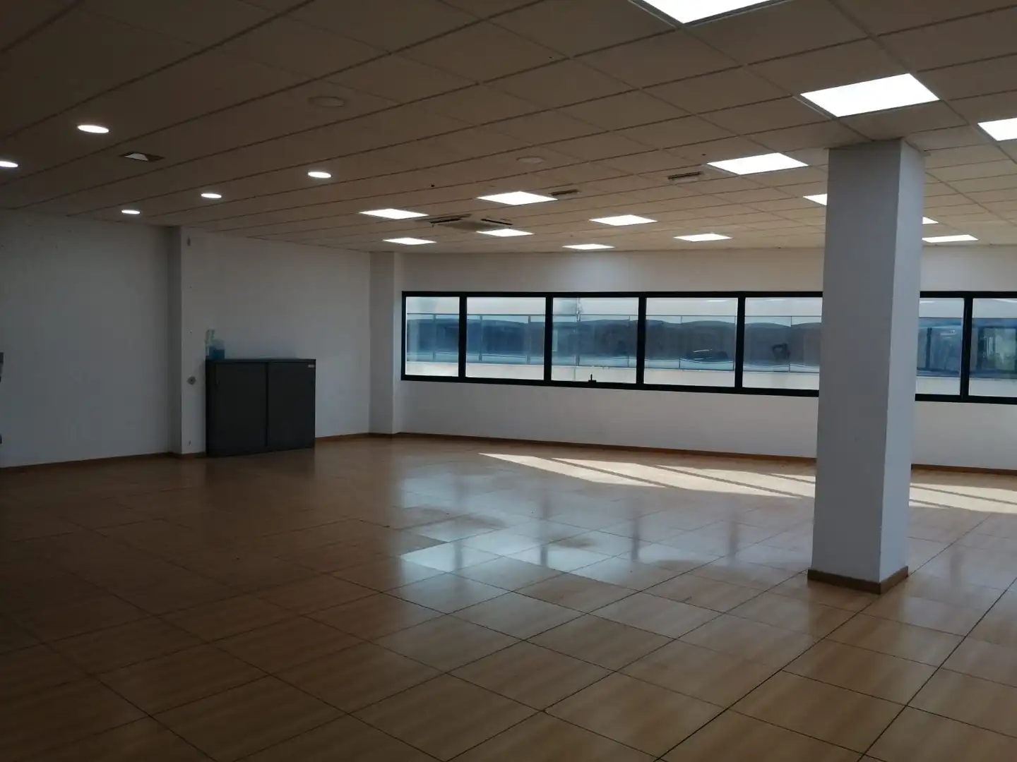 Oficina amb ascensor de lloguer a Periurbano Este - Campiña, imagen 8