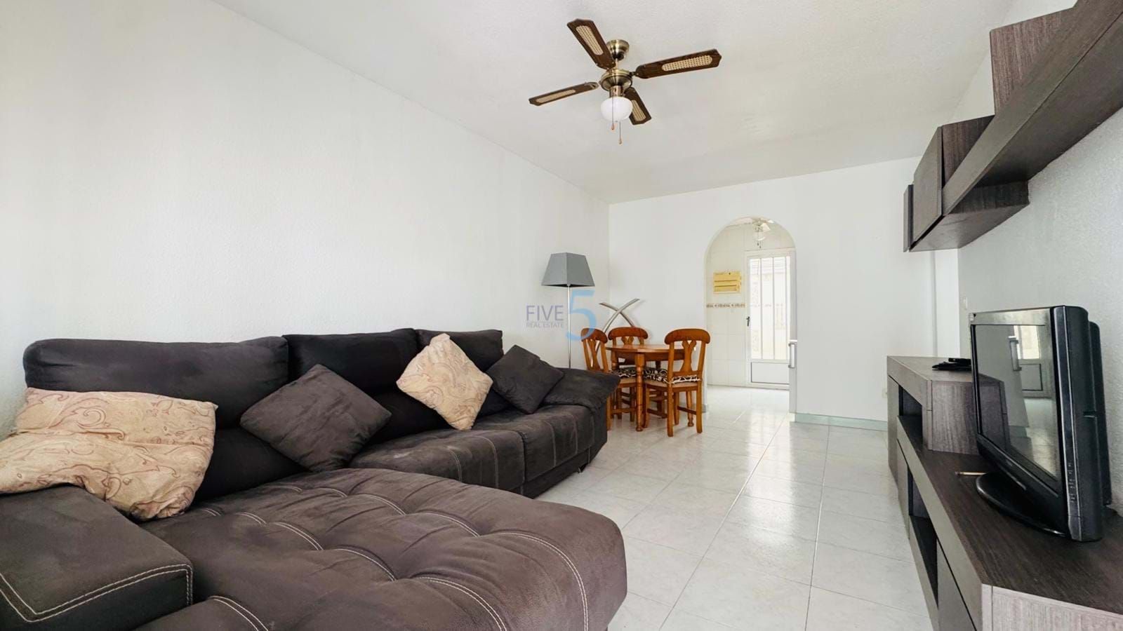 Sala d'estar de Pis en venda en Torrevieja amb Terrassa, Piscina i Moblat